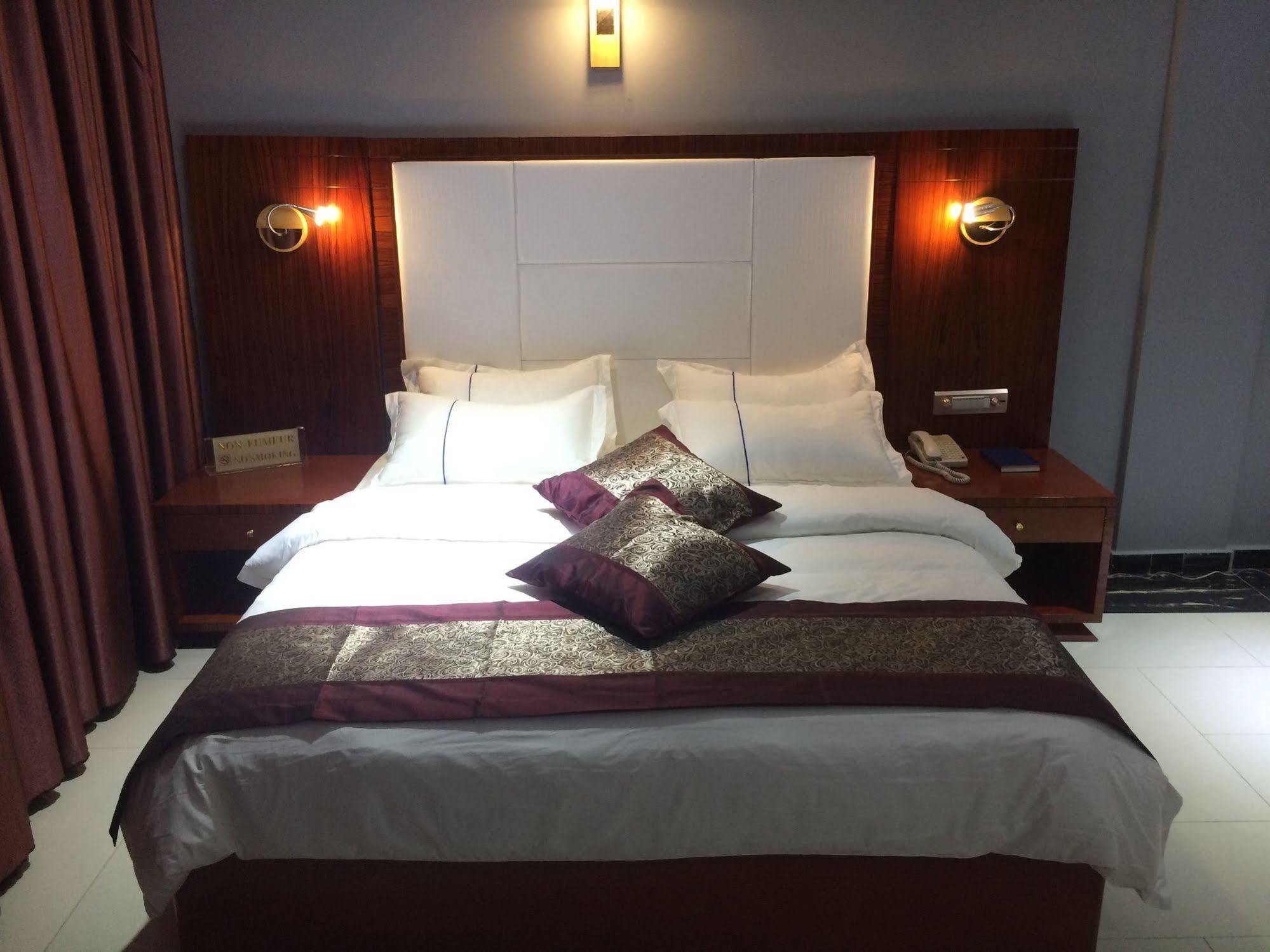 Sun Beach Hotel Cotonou Eksteriør billede